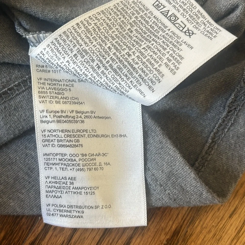 THE NORTH FACE Men's Short Sleeve Box Never Stop Exploring Tee Size M